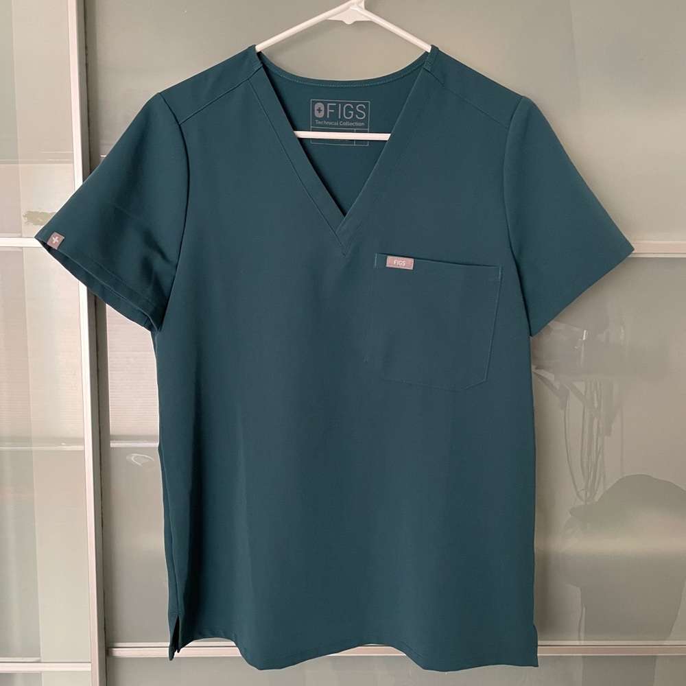Figs Catarina One-Pocket Scrub Top - Caribbean Blue